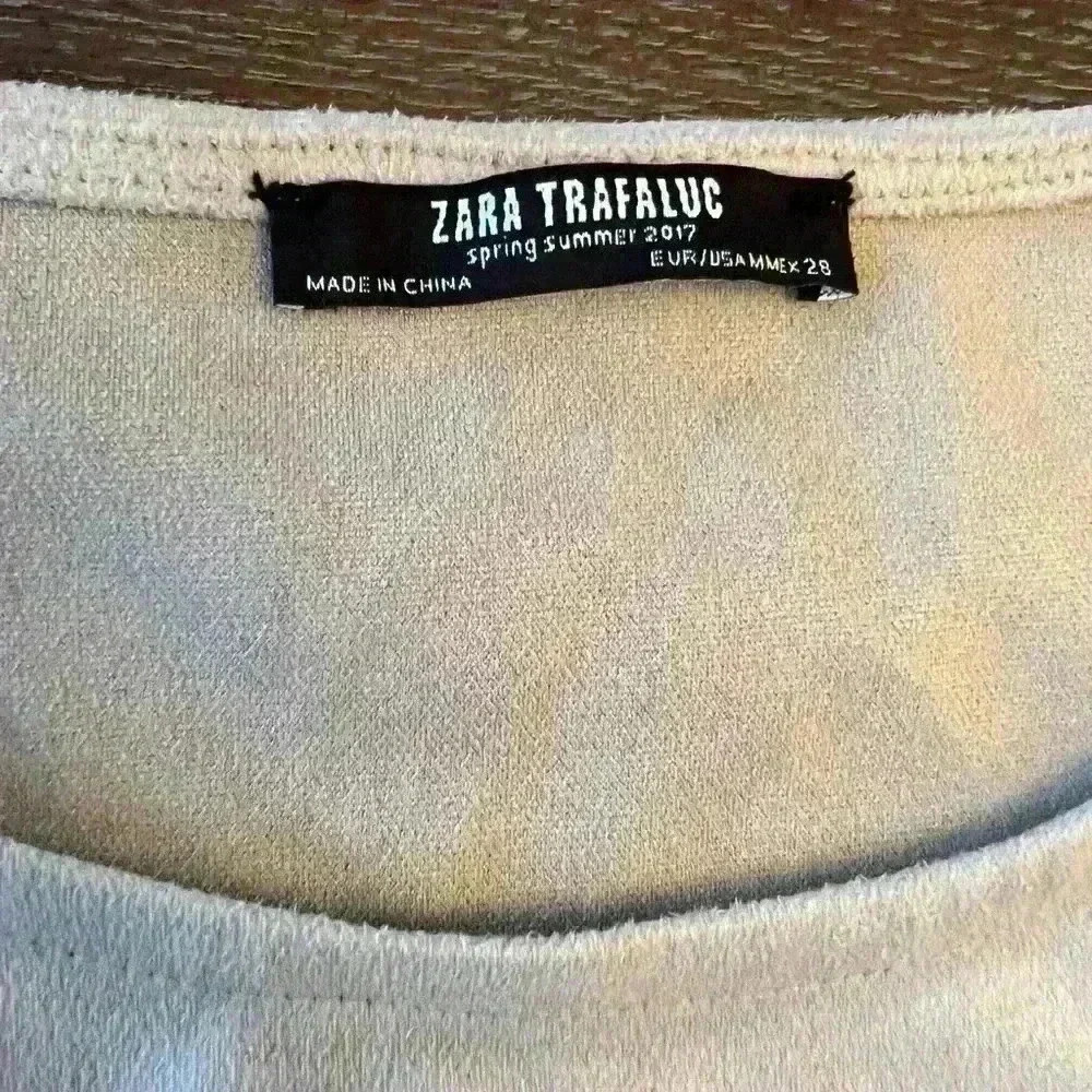 Zara Trafaluc Sleveless cropped tank. C052 - Picture 3 of 6